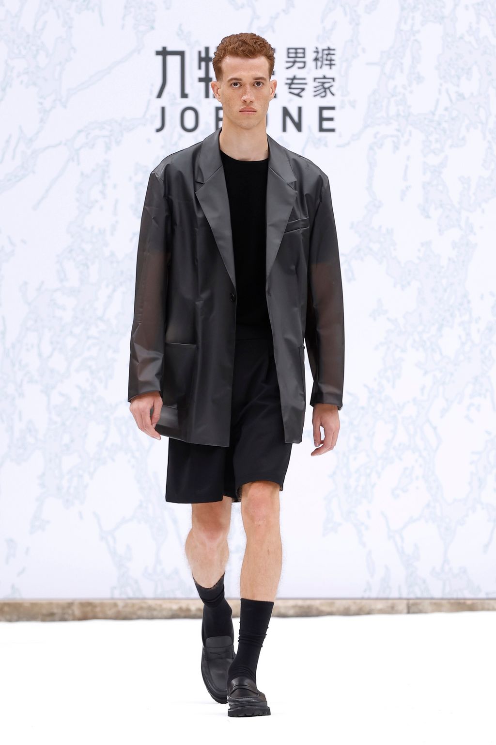 Fashion Week Paris Spring-Summer 2025 look 10 from the JOEONE collection 男装