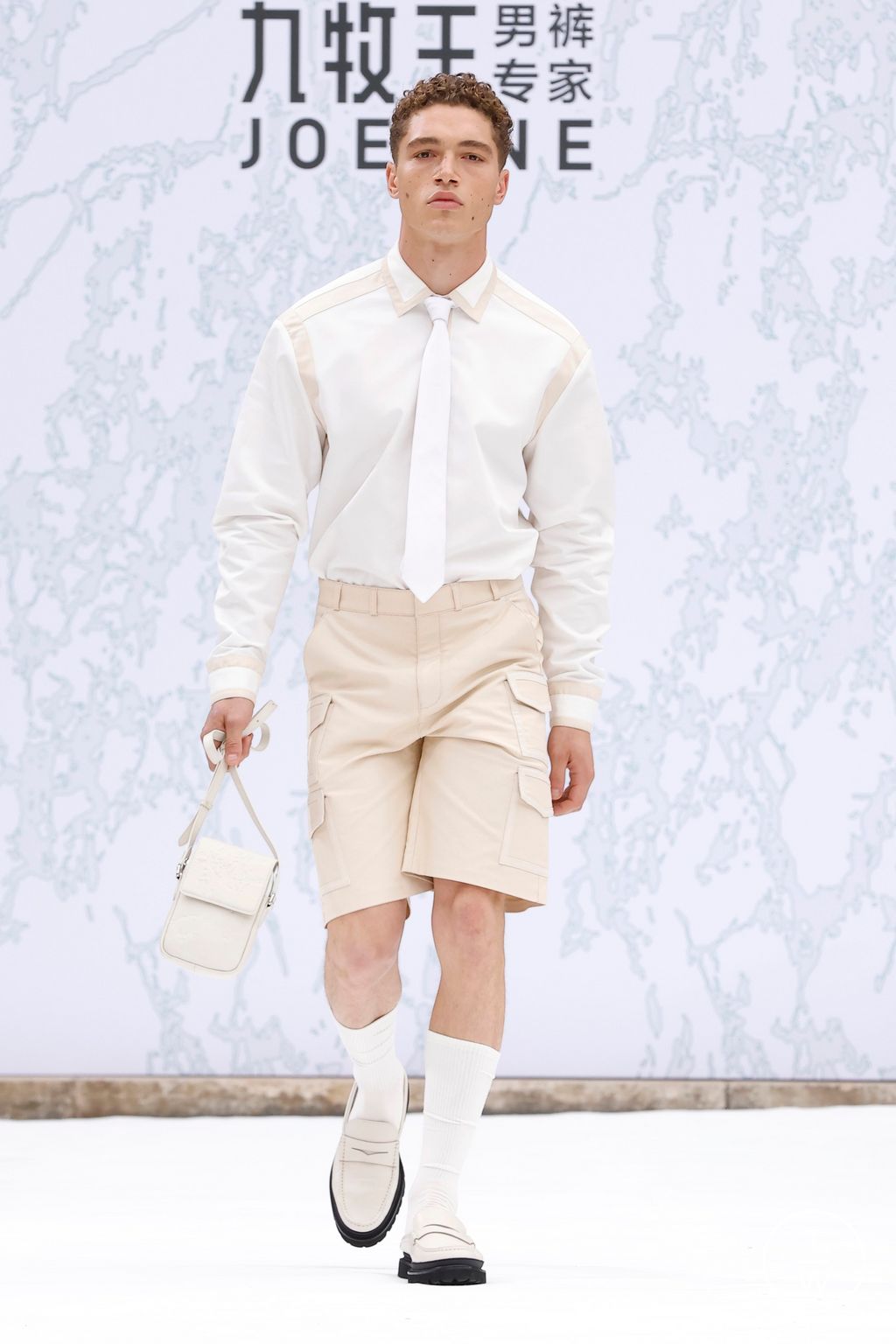 Fashion Week Paris Spring-Summer 2025 look 19 from the JOEONE collection menswear