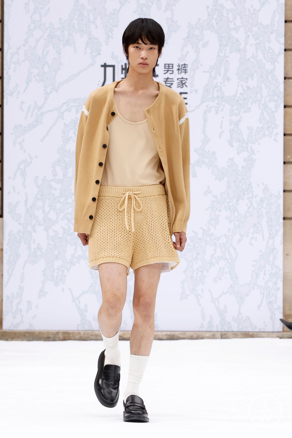 Fashion Week Paris Spring-Summer 2025 look 47 from the JOEONE collection menswear