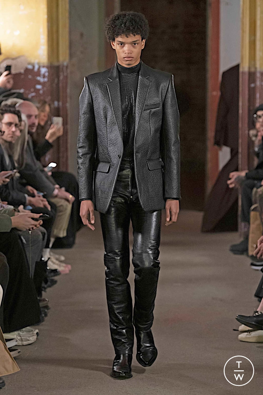 Fashion Week London Fall/Winter 2020 look 3 from the John Lawrence Sullivan collection 男装