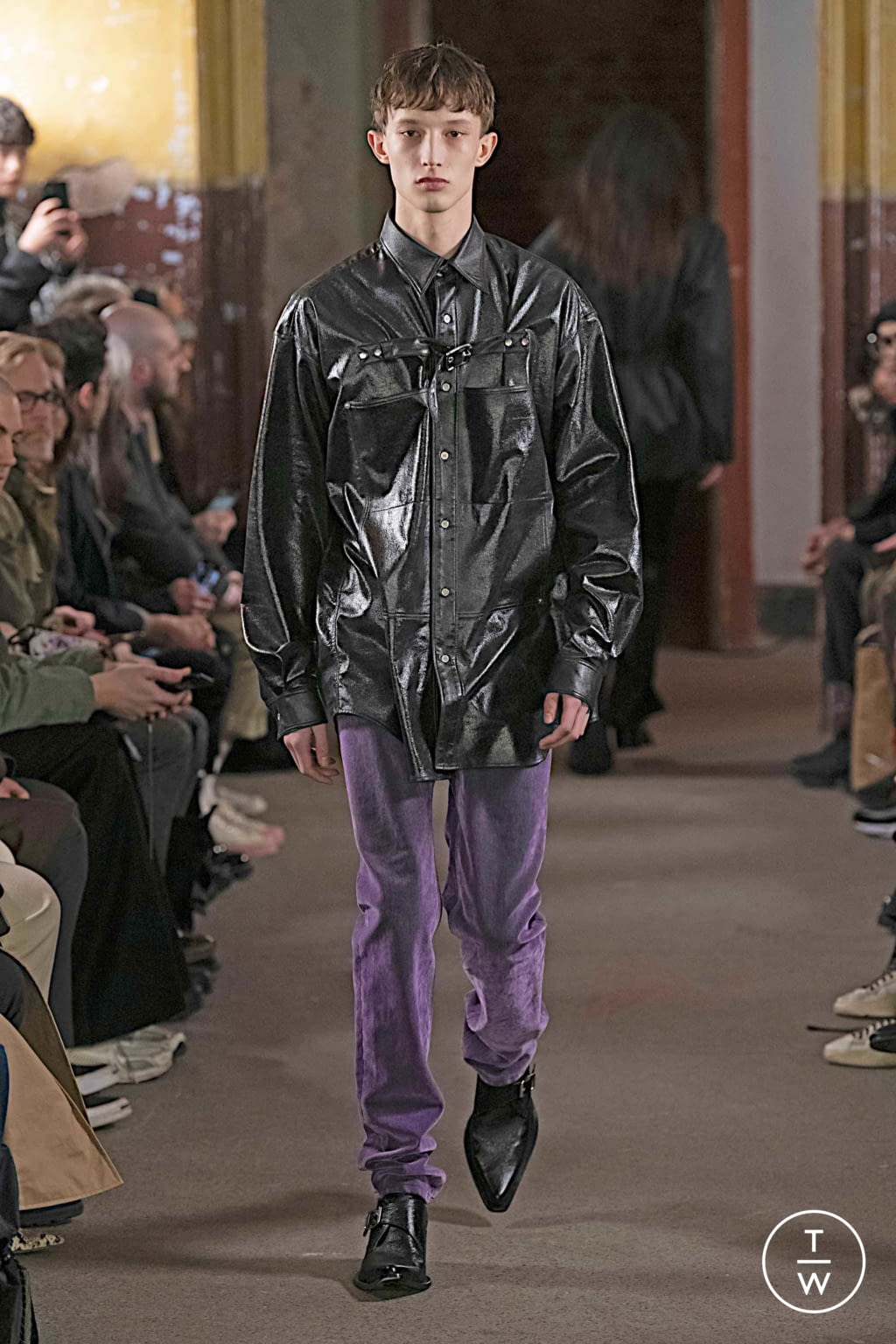 Fashion Week London Fall/Winter 2020 look 8 from the John Lawrence Sullivan collection 男装