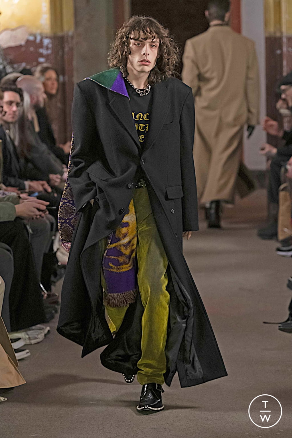 Fashion Week London Fall/Winter 2020 look 16 from the John Lawrence Sullivan collection 男装