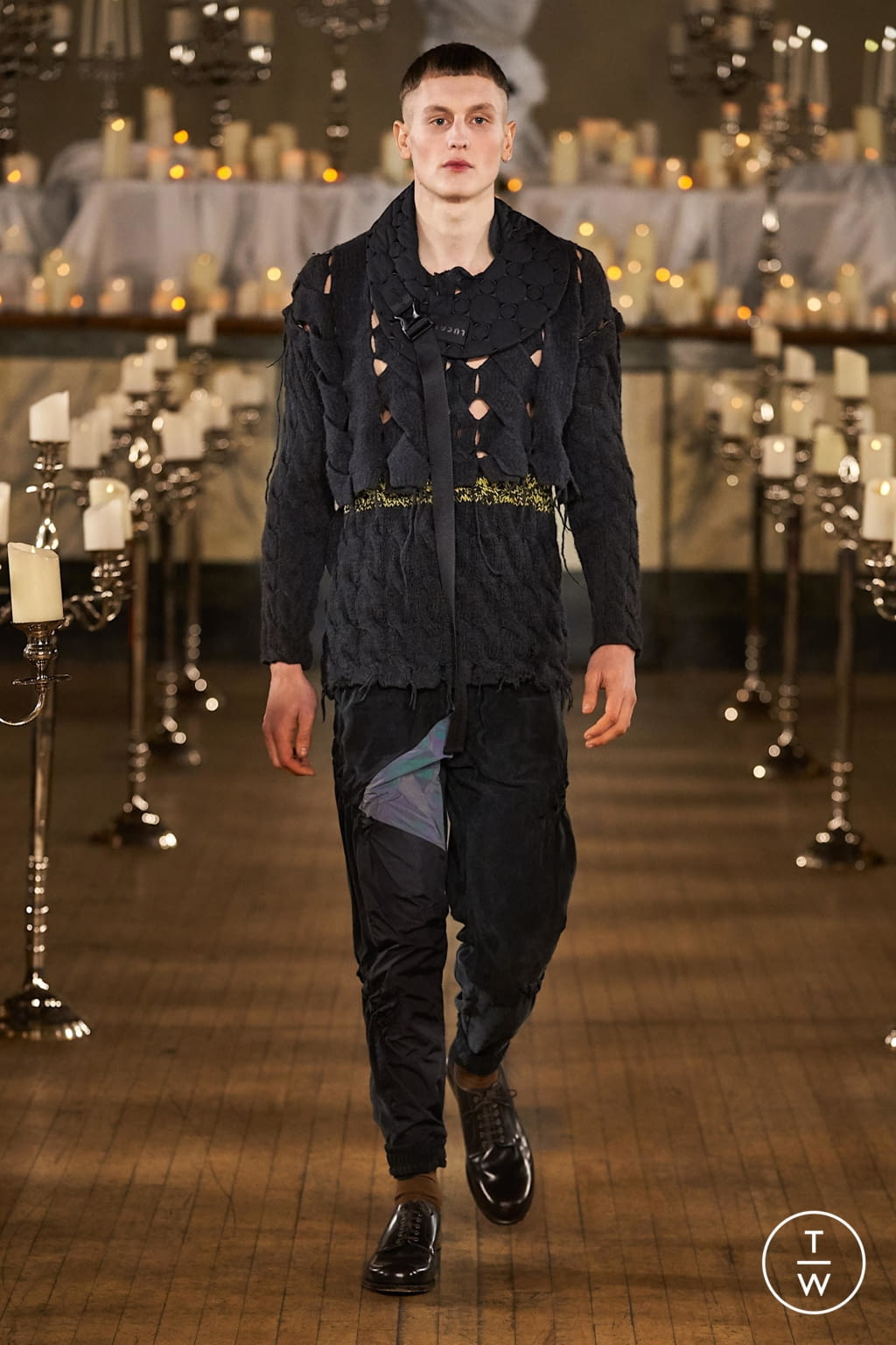 Fashion Week London Fall/Winter 2020 look 11 de la collection Jordanluca menswear