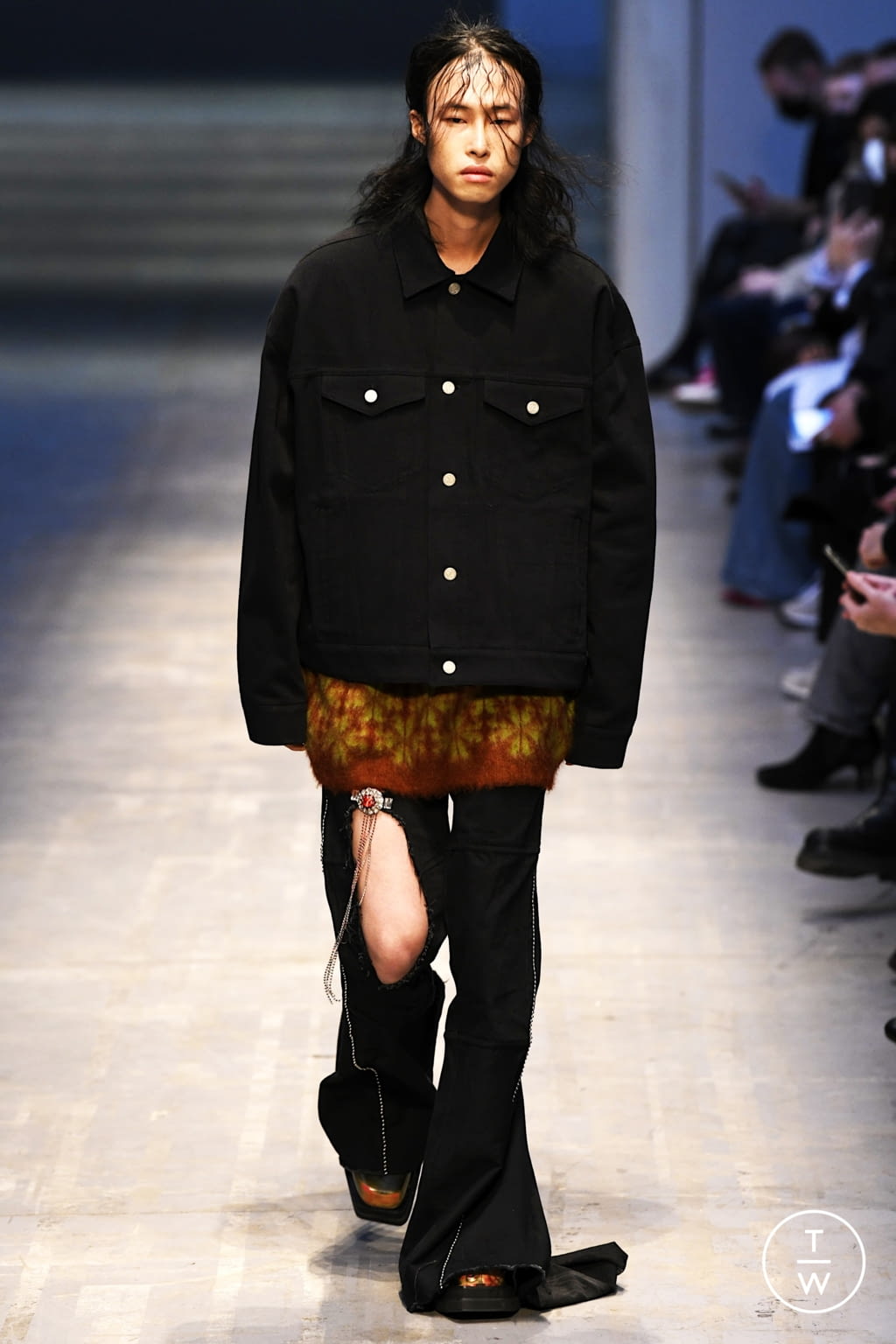 Fashion Week Milan Fall/Winter 2022 look 4 de la collection Jordanluca menswear