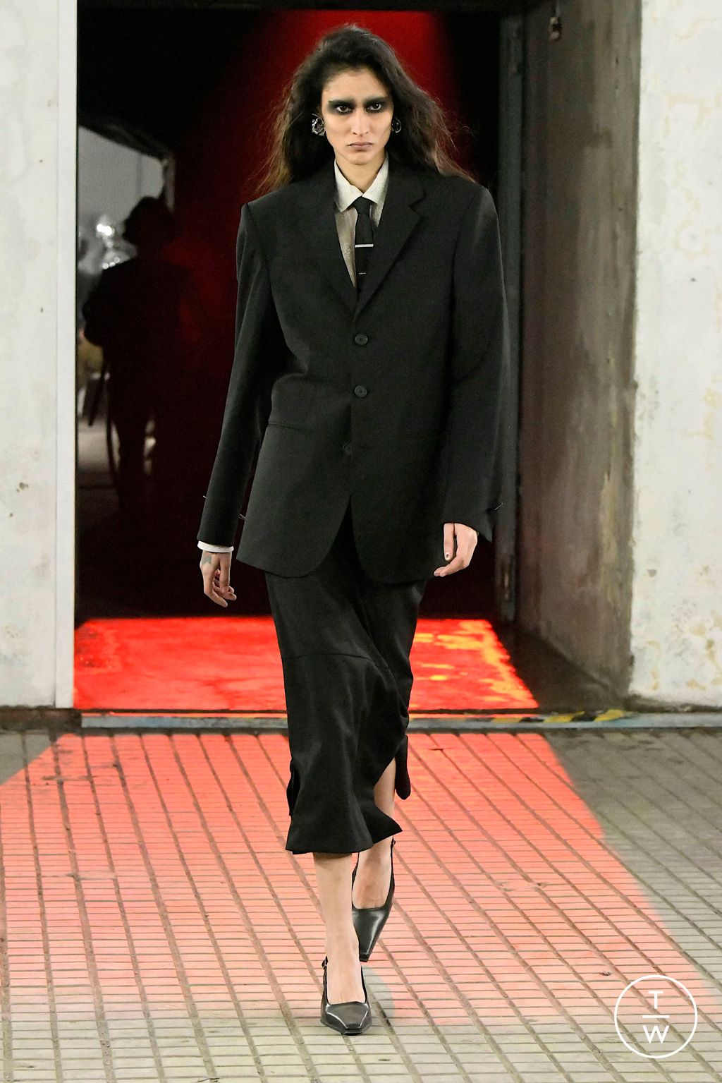 Fashion Week Milan Fall/Winter 2024 look 6 de la collection Jordanluca menswear