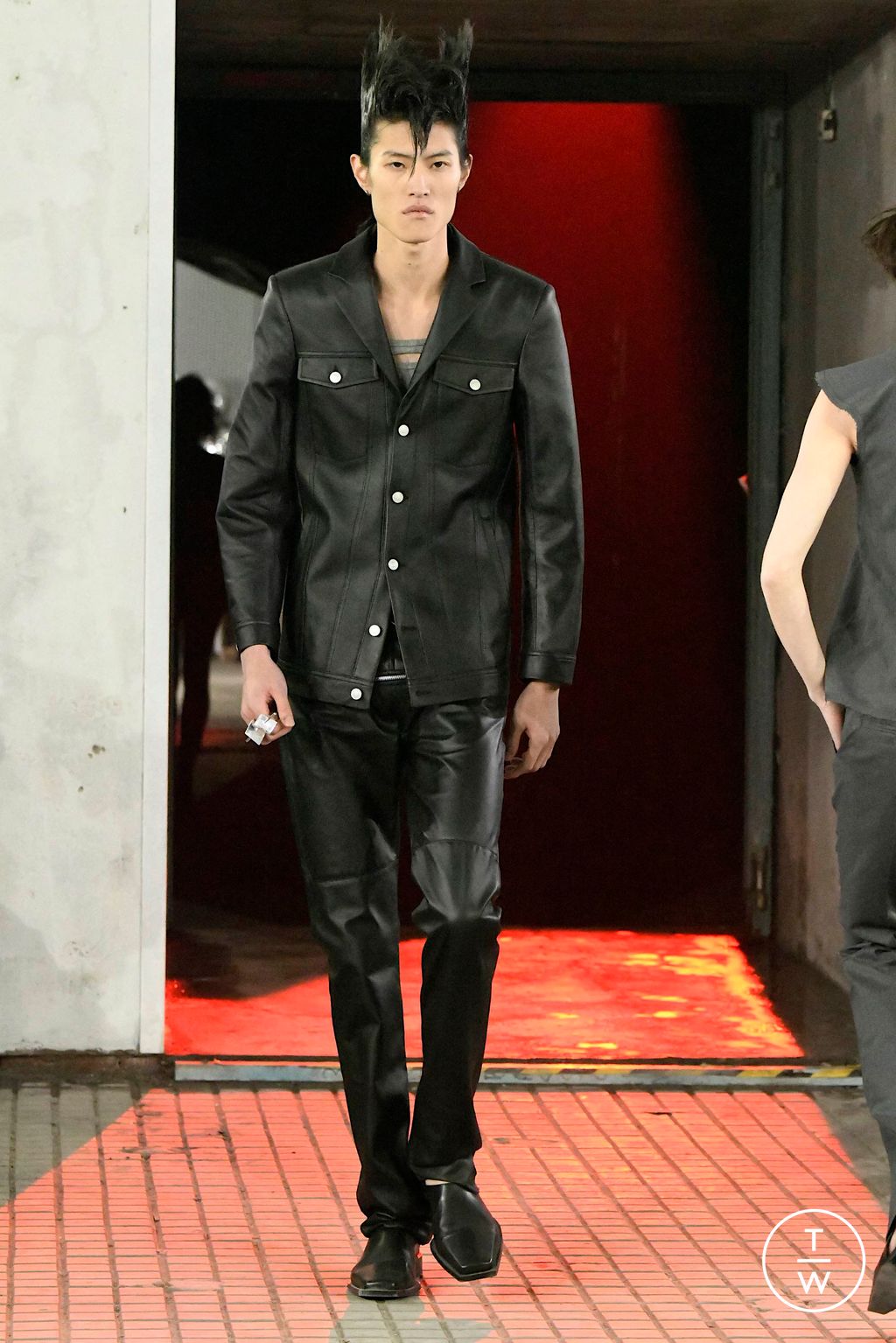 Fashion Week Milan Fall/Winter 2024 look 8 de la collection Jordanluca menswear
