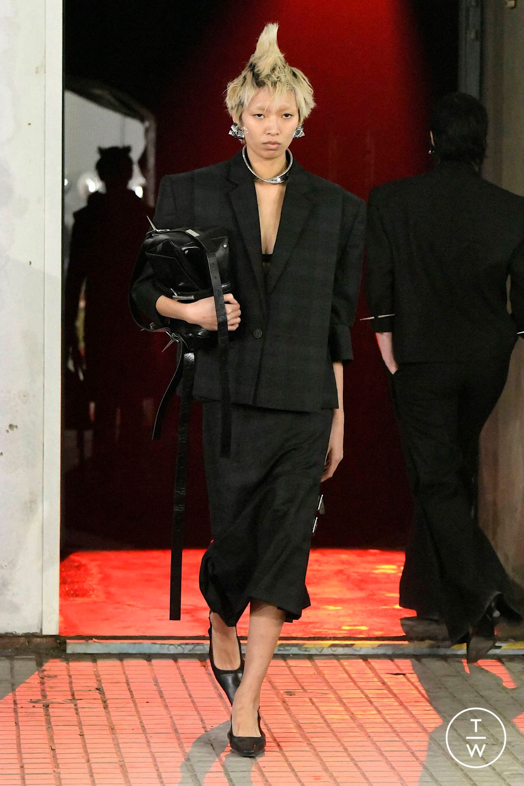 Fashion Week Milan Fall/Winter 2024 look 11 de la collection Jordanluca menswear