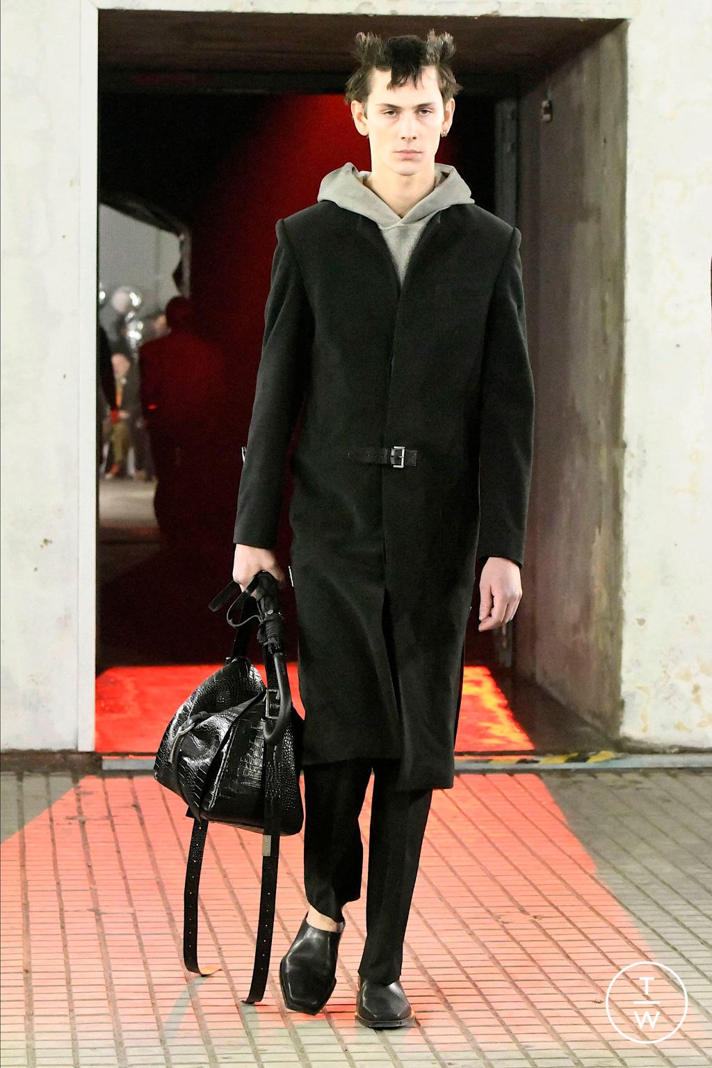 Fashion Week Milan Fall/Winter 2024 look 12 de la collection Jordanluca menswear