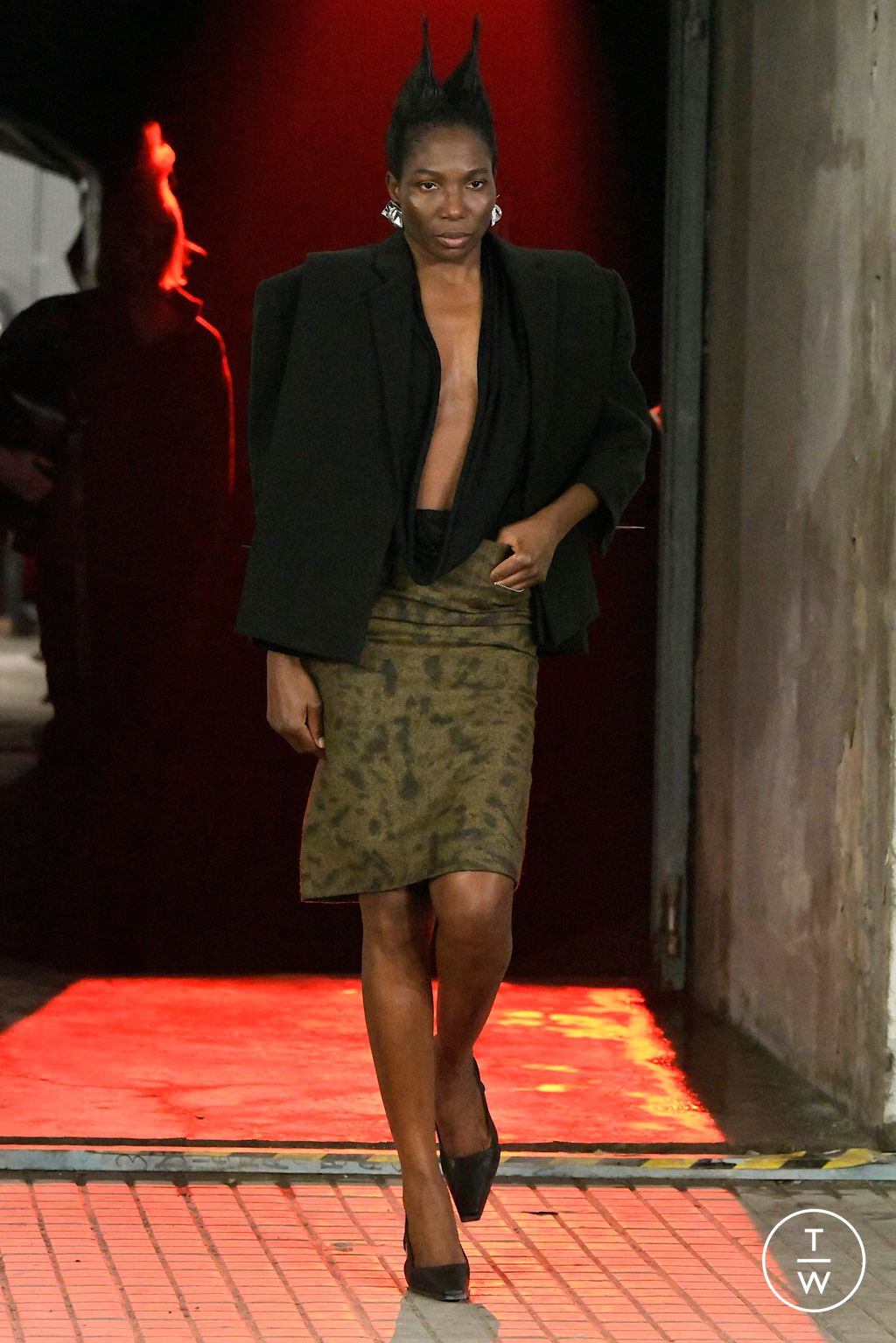Fashion Week Milan Fall/Winter 2024 look 17 de la collection Jordanluca menswear