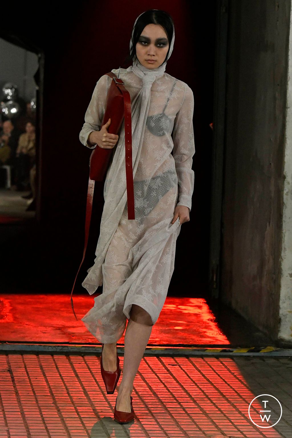 Fashion Week Milan Fall/Winter 2024 look 26 de la collection Jordanluca menswear