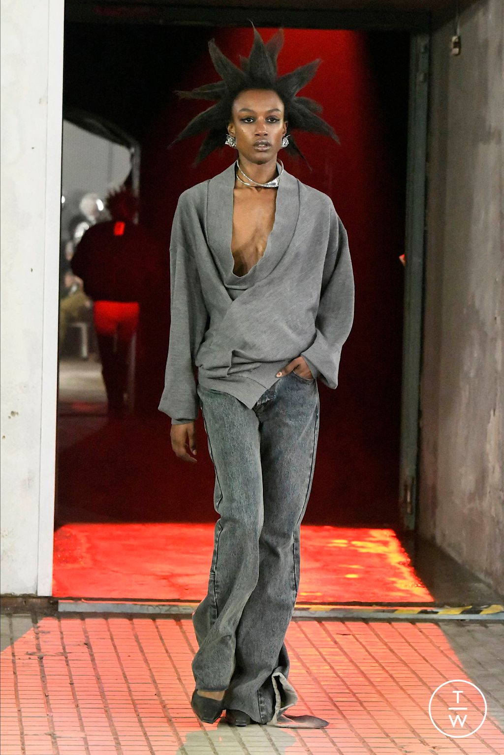 Fashion Week Milan Fall/Winter 2024 look 29 de la collection Jordanluca menswear