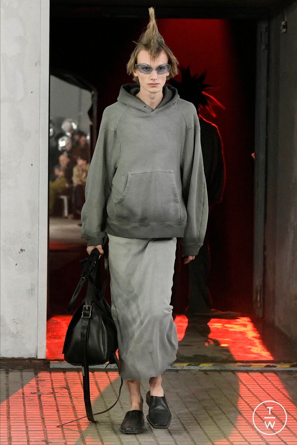 Fashion Week Milan Fall/Winter 2024 look 30 de la collection Jordanluca menswear