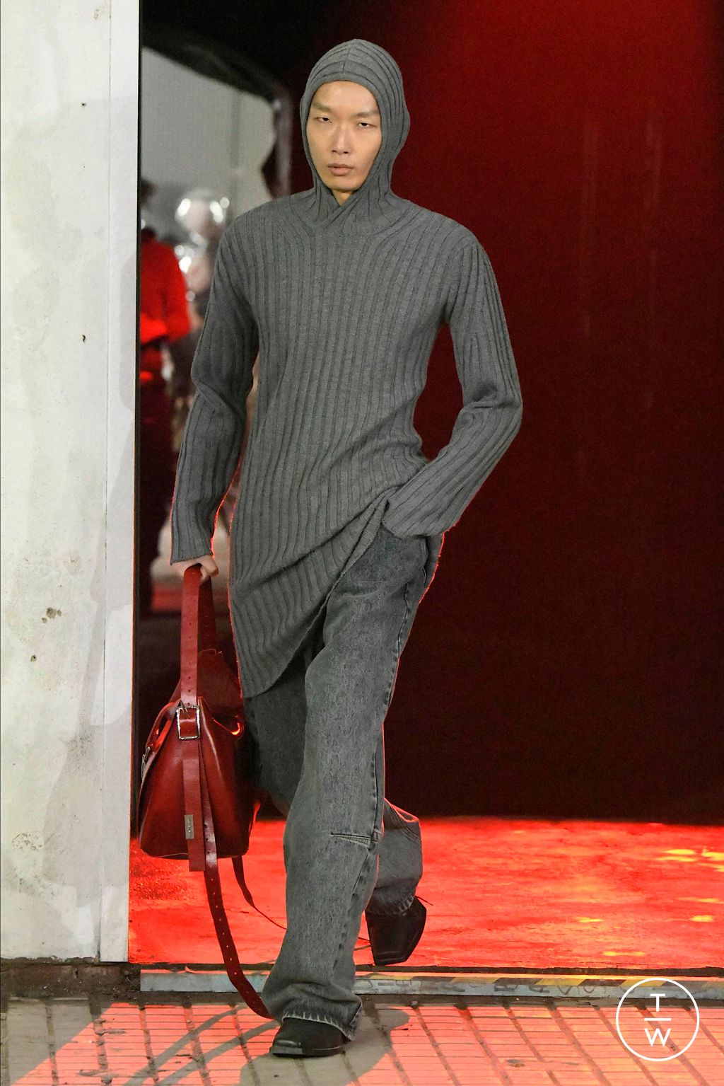 Fashion Week Milan Fall/Winter 2024 look 31 de la collection Jordanluca menswear