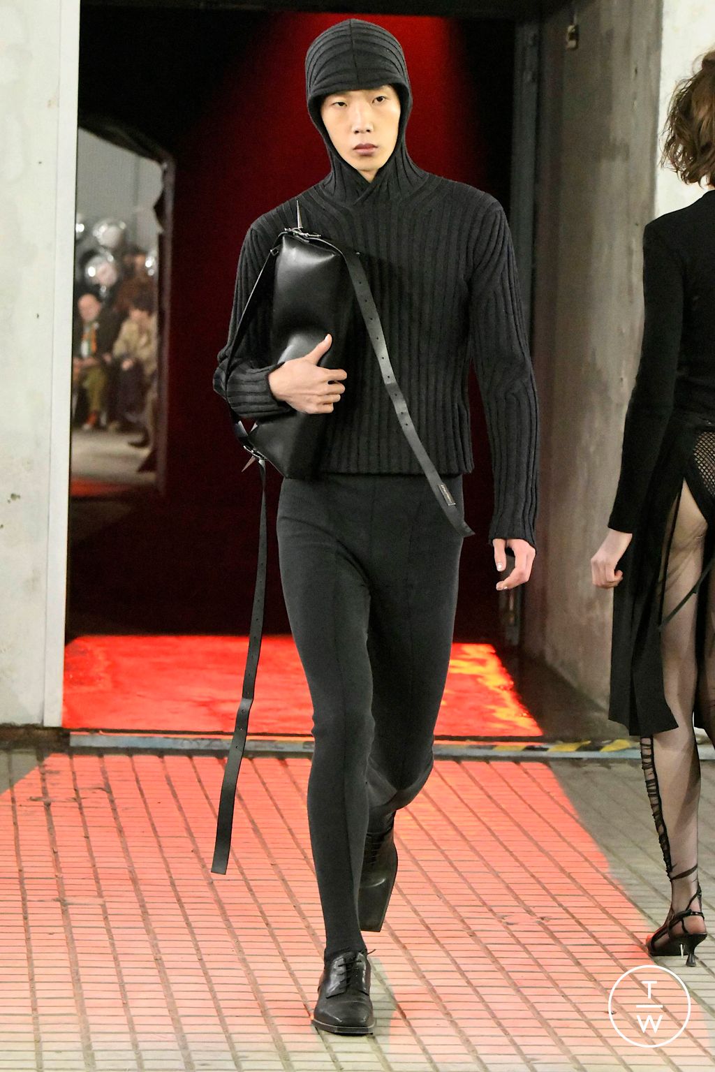 Fashion Week Milan Fall/Winter 2024 look 36 de la collection Jordanluca menswear