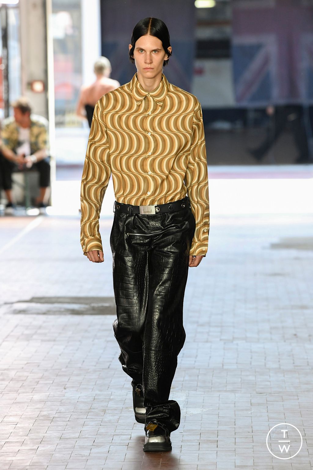 Fashion Week Milan Spring/Summer 2023 look 22 de la collection Jordanluca menswear