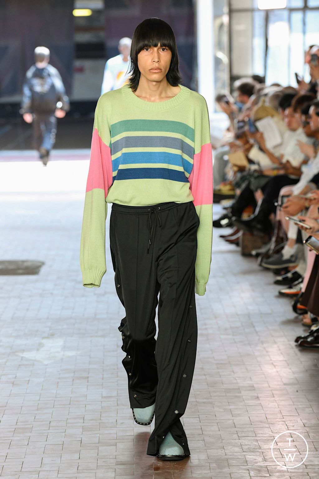 Fashion Week Milan Spring/Summer 2023 look 25 de la collection Jordanluca menswear