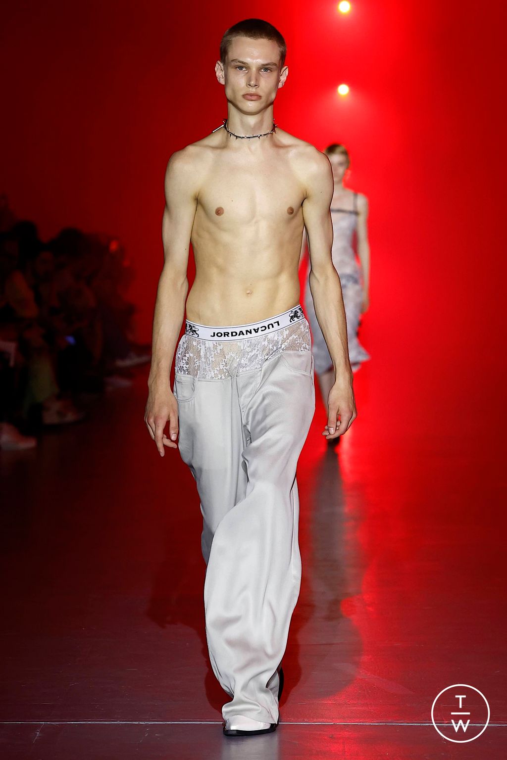 Fashion Week Milan Spring/Summer 2024 look 1 de la collection Jordanluca menswear
