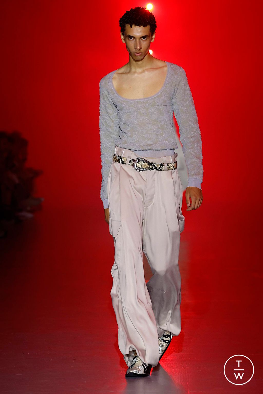 Fashion Week Milan Spring/Summer 2024 look 11 de la collection Jordanluca menswear