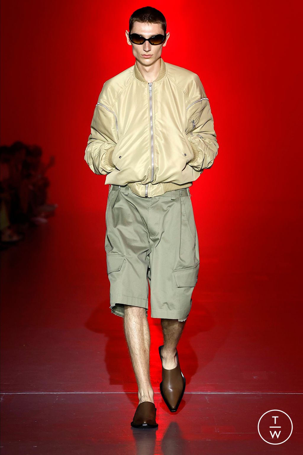 Fashion Week Milan Spring/Summer 2024 look 16 de la collection Jordanluca menswear