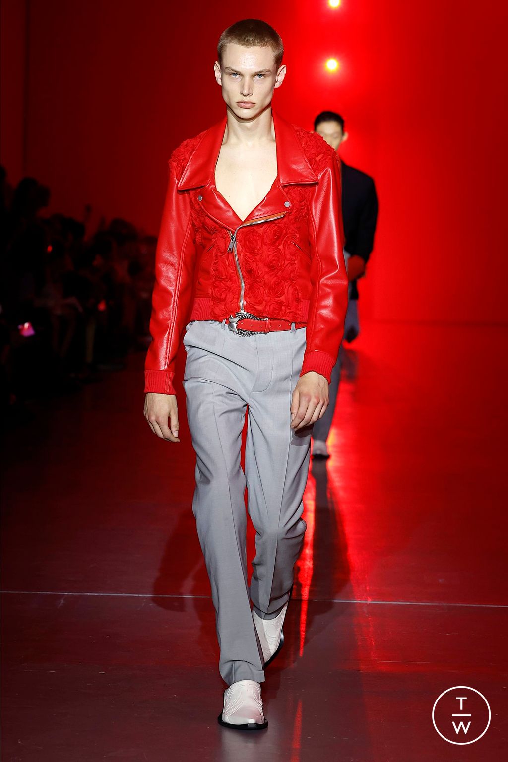 Fashion Week Milan Spring/Summer 2024 look 32 from the Jordanluca collection 男装