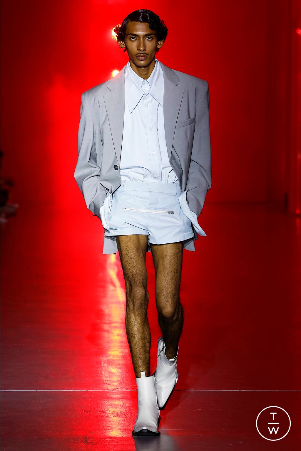 Fashion Week Milan Spring/Summer 2024 look 35 de la collection Jordanluca menswear