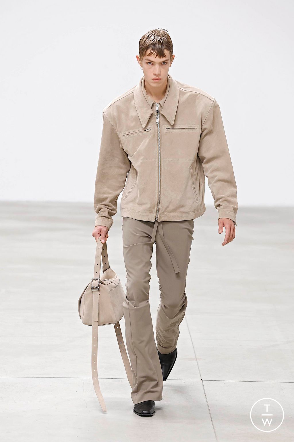 Fashion Week Milan Spring/Summer 2025 look 10 from the Jordanluca collection 男装
