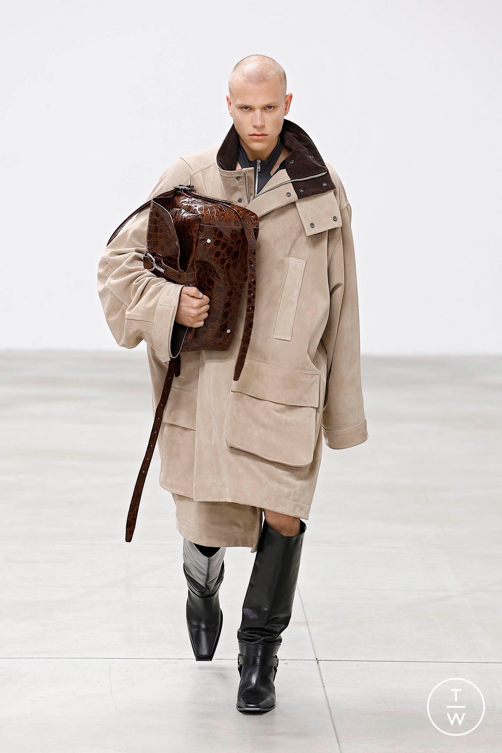 Fashion Week Milan Spring/Summer 2025 look 12 from the Jordanluca collection 男装