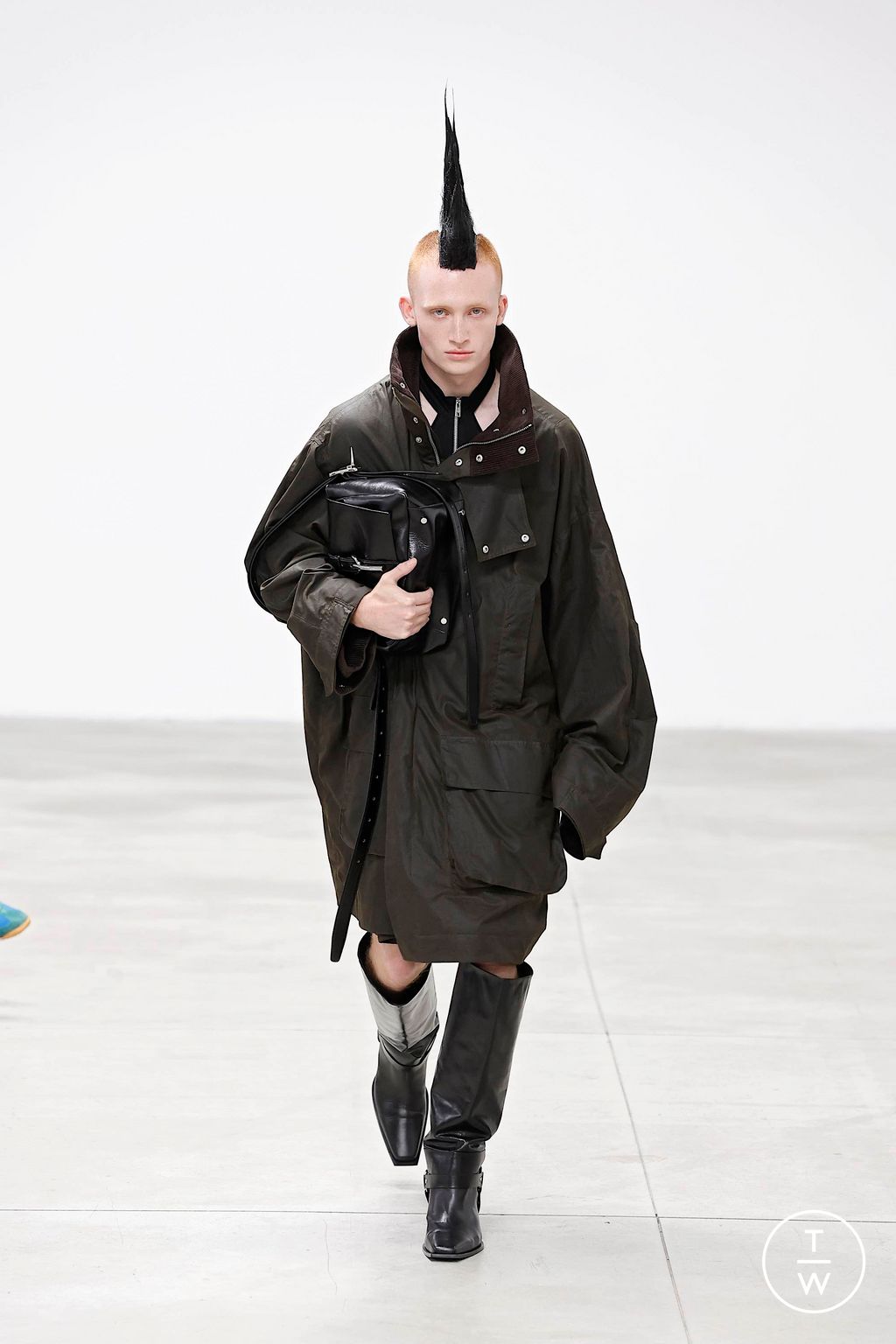 Fashion Week Milan Spring/Summer 2025 look 13 from the Jordanluca collection 男装