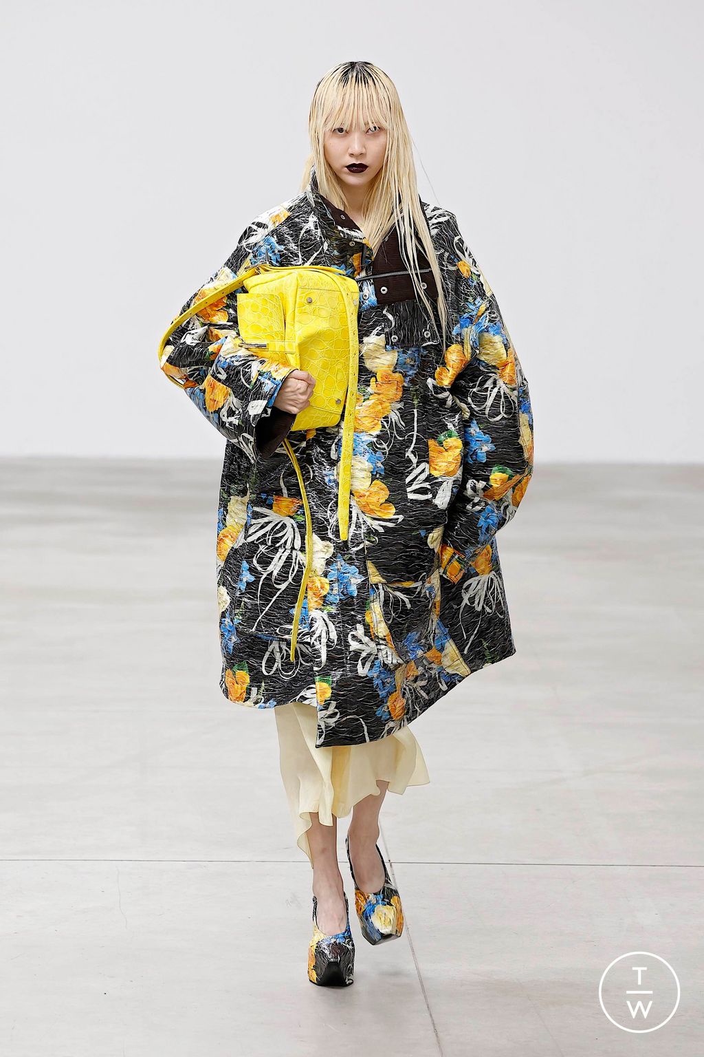 Fashion Week Milan Spring/Summer 2025 look 15 from the Jordanluca collection 男装