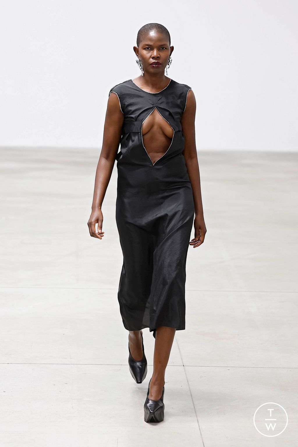 Fashion Week Milan Spring/Summer 2025 look 26 from the Jordanluca collection 男装