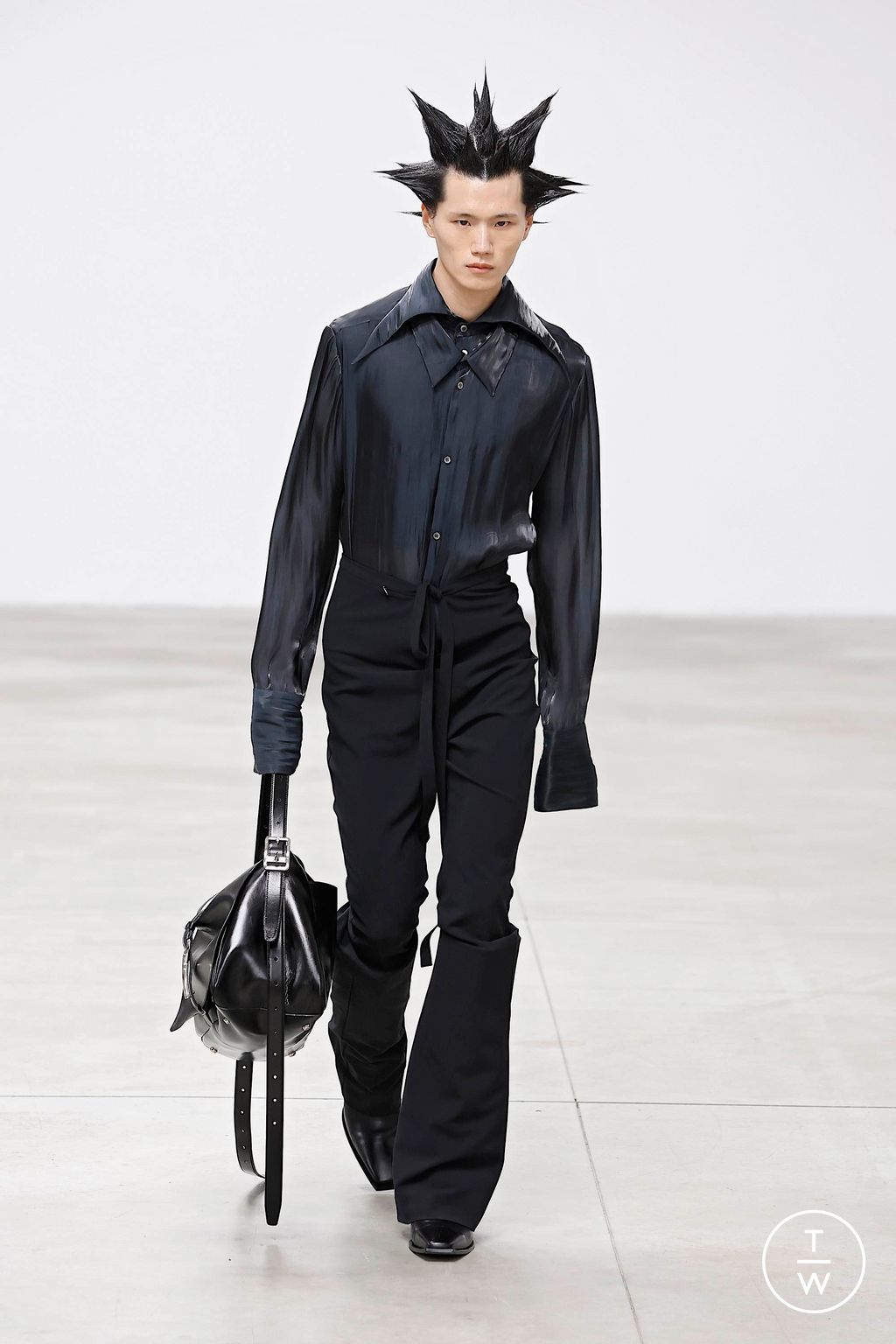Fashion Week Milan Spring/Summer 2025 look 27 from the Jordanluca collection 男装