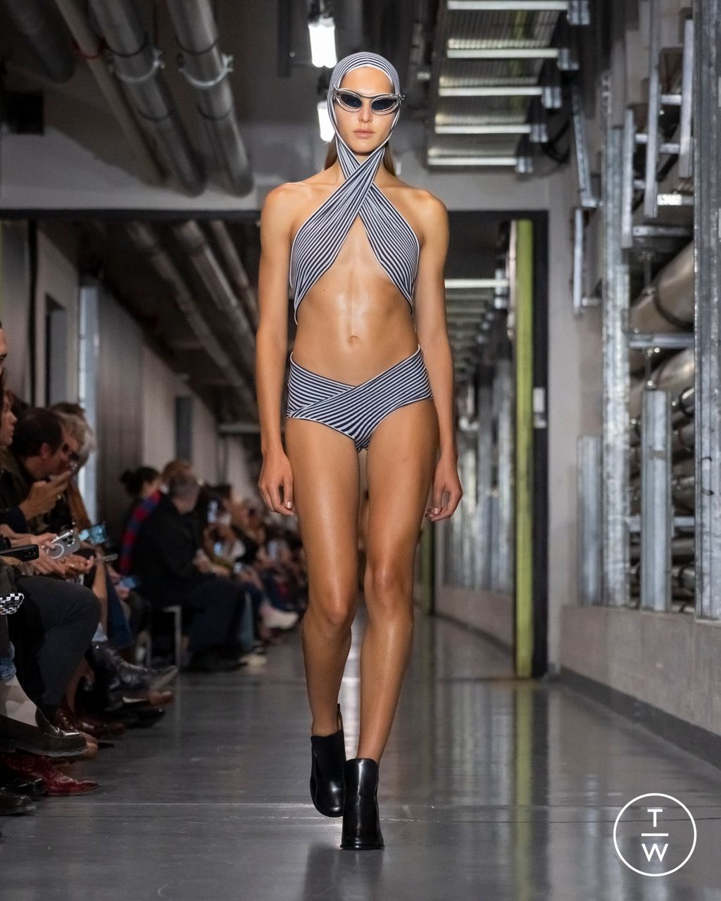 Fashion Week Paris Spring/Summer 2026 look 17 from the Jean Paul Gaultier collection womenswear