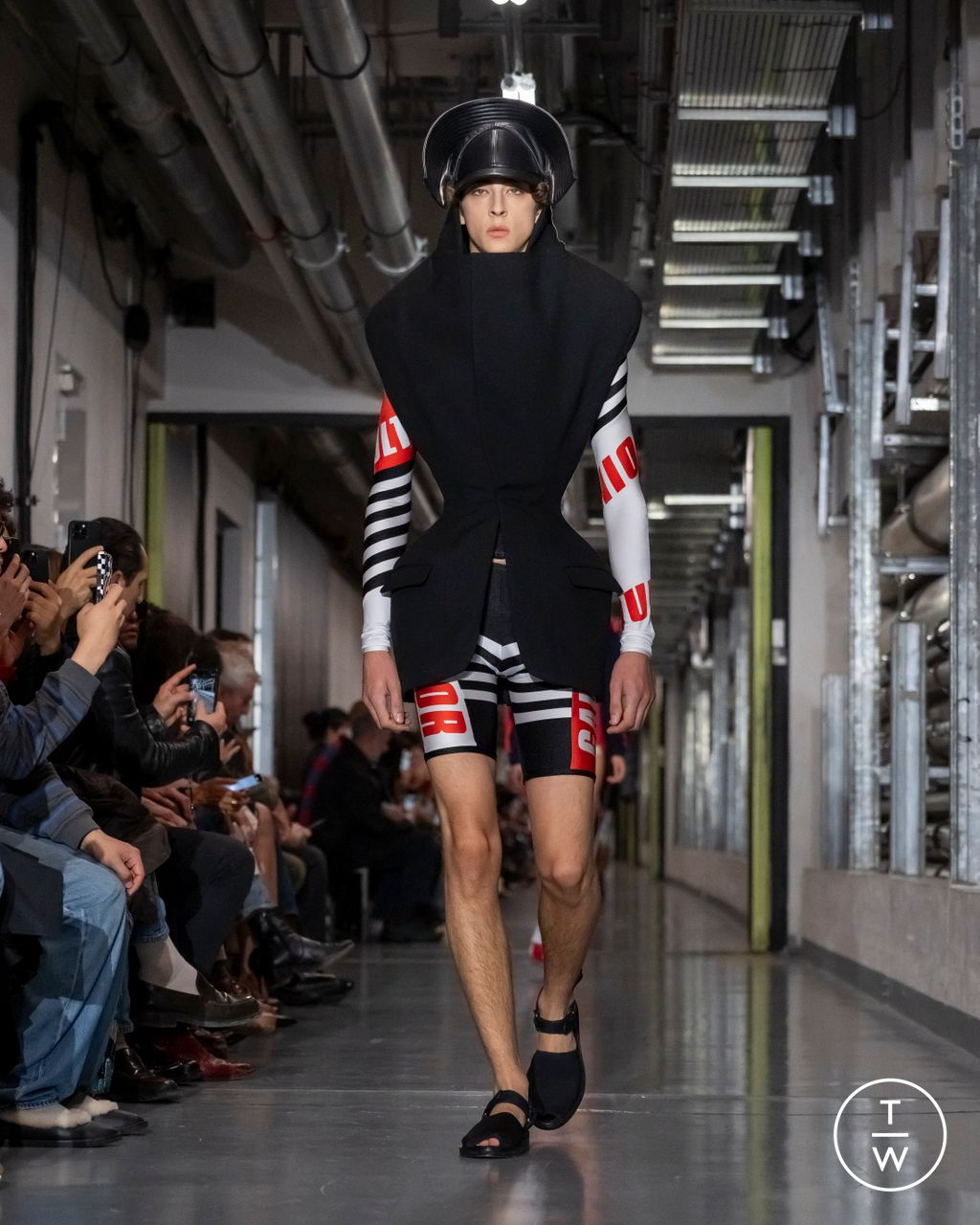 Fashion Week Paris Spring/Summer 2026 look 38 from the Jean Paul Gaultier collection womenswear
