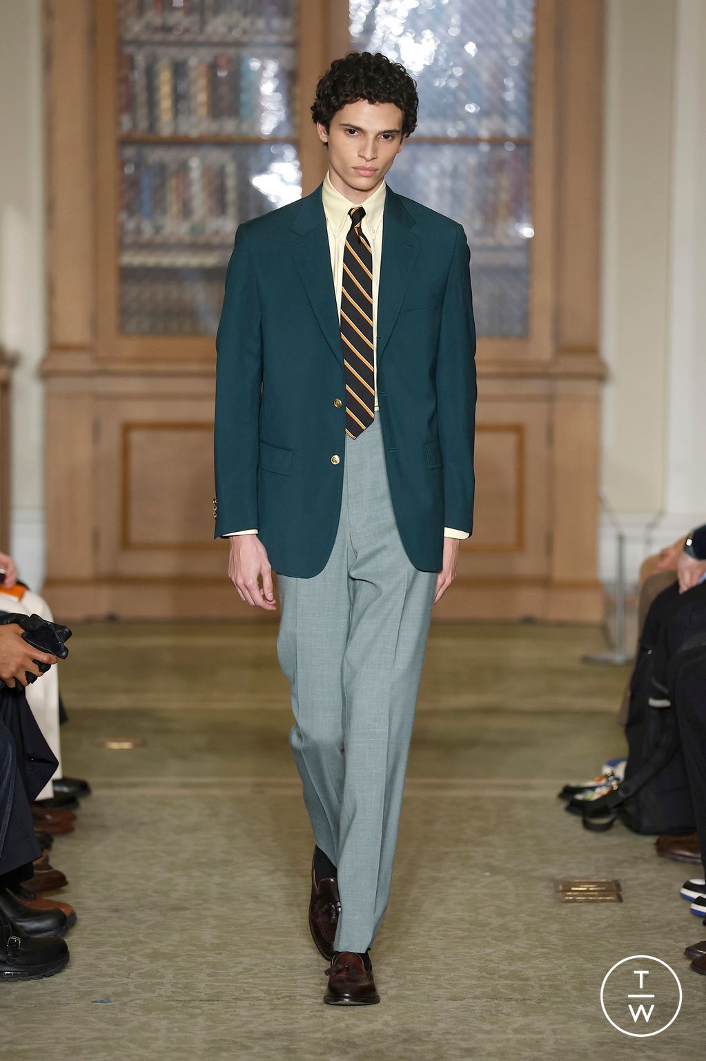 Fashion Week New York Fall/Winter 2026 look 1 de la collection J.Press womenswear