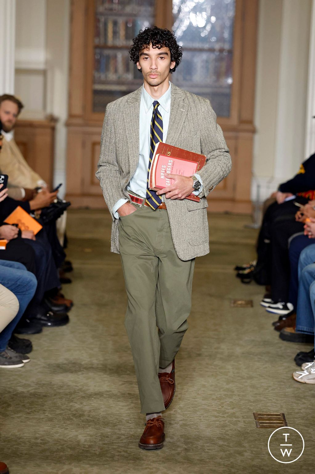 Fashion Week New York Fall/Winter 2026 look 12 de la collection J.Press womenswear