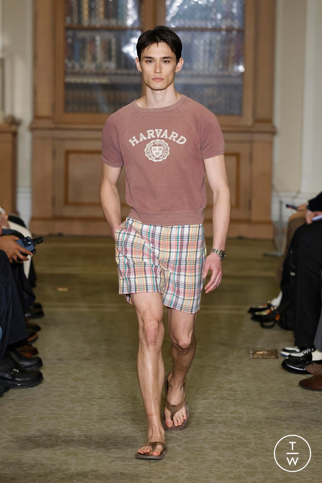 Fashion Week New York Fall/Winter 2026 look 25 de la collection J.Press womenswear