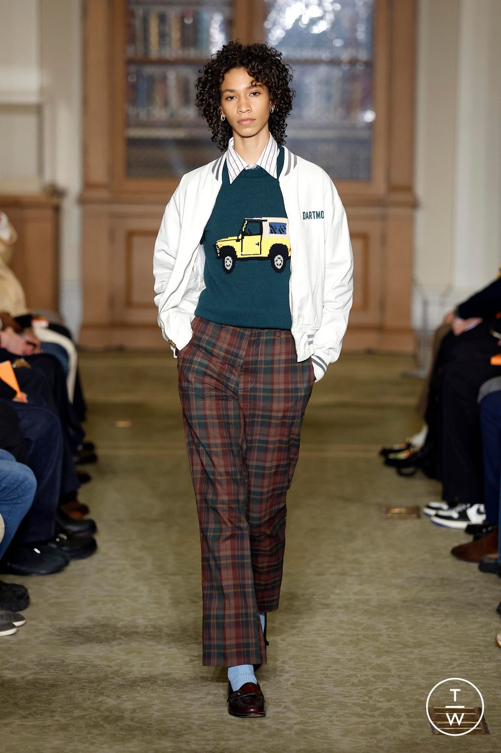 Fashion Week New York Fall/Winter 2026 look 33 de la collection J.Press womenswear