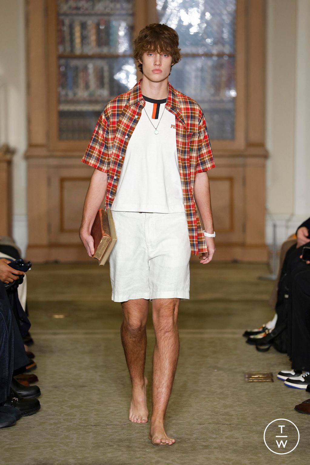 Fashion Week New York Fall/Winter 2026 look 38 de la collection J.Press womenswear