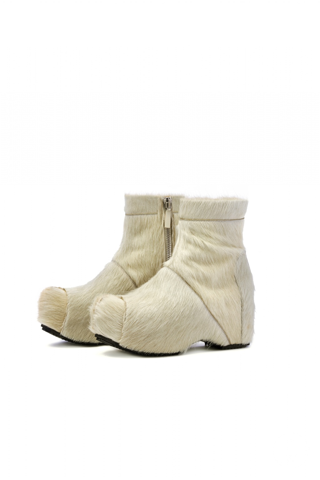 Fashion Week Milan Pre-Fall 2019 look 54 from the Jil Sander collection womenswear accessories