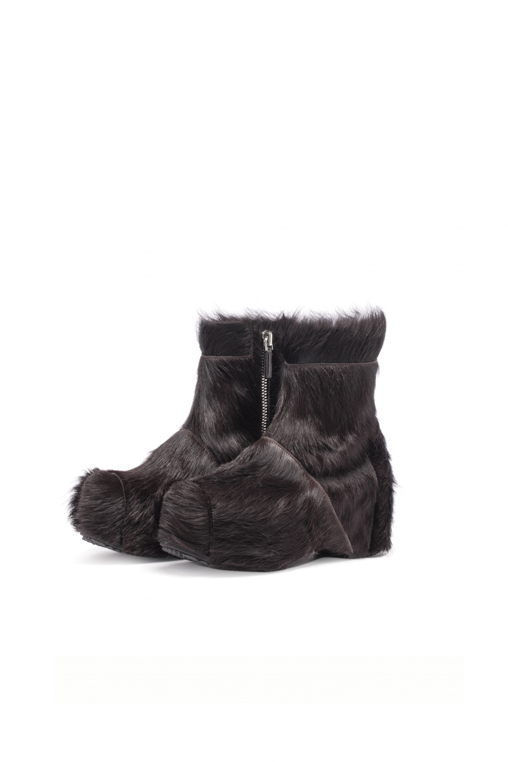 Fashion Week Milan Pre-Fall 2019 look 53 from the Jil Sander collection womenswear accessories