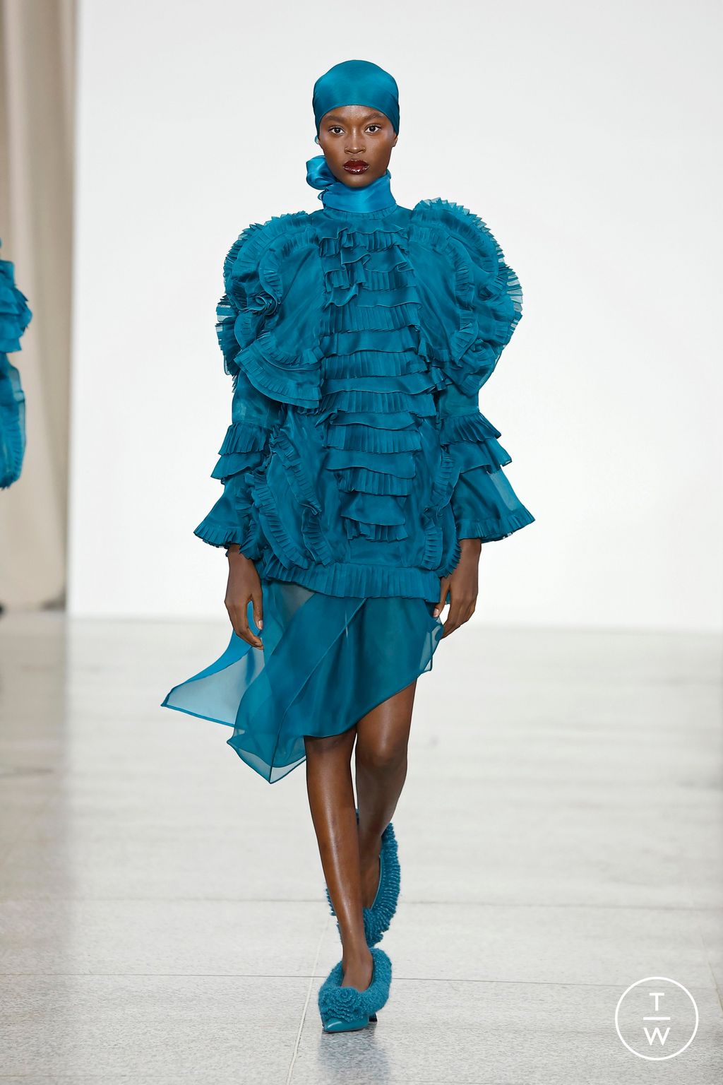 Fashion Week Milan Fall/Winter 2026 look 21 de la collection J.Salinas womenswear