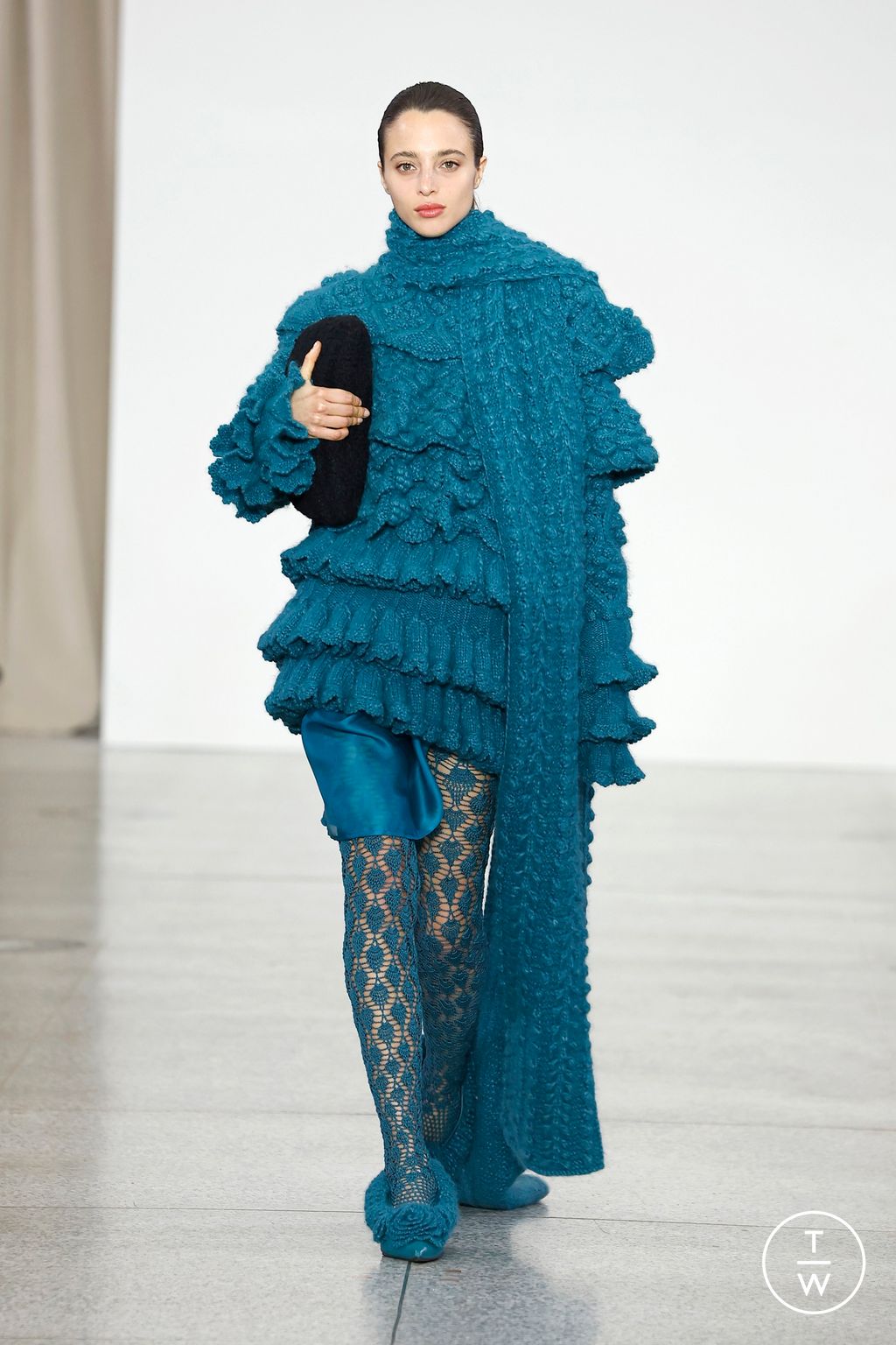 Fashion Week Milan Fall/Winter 2026 look 24 from the J.Salinas collection womenswear