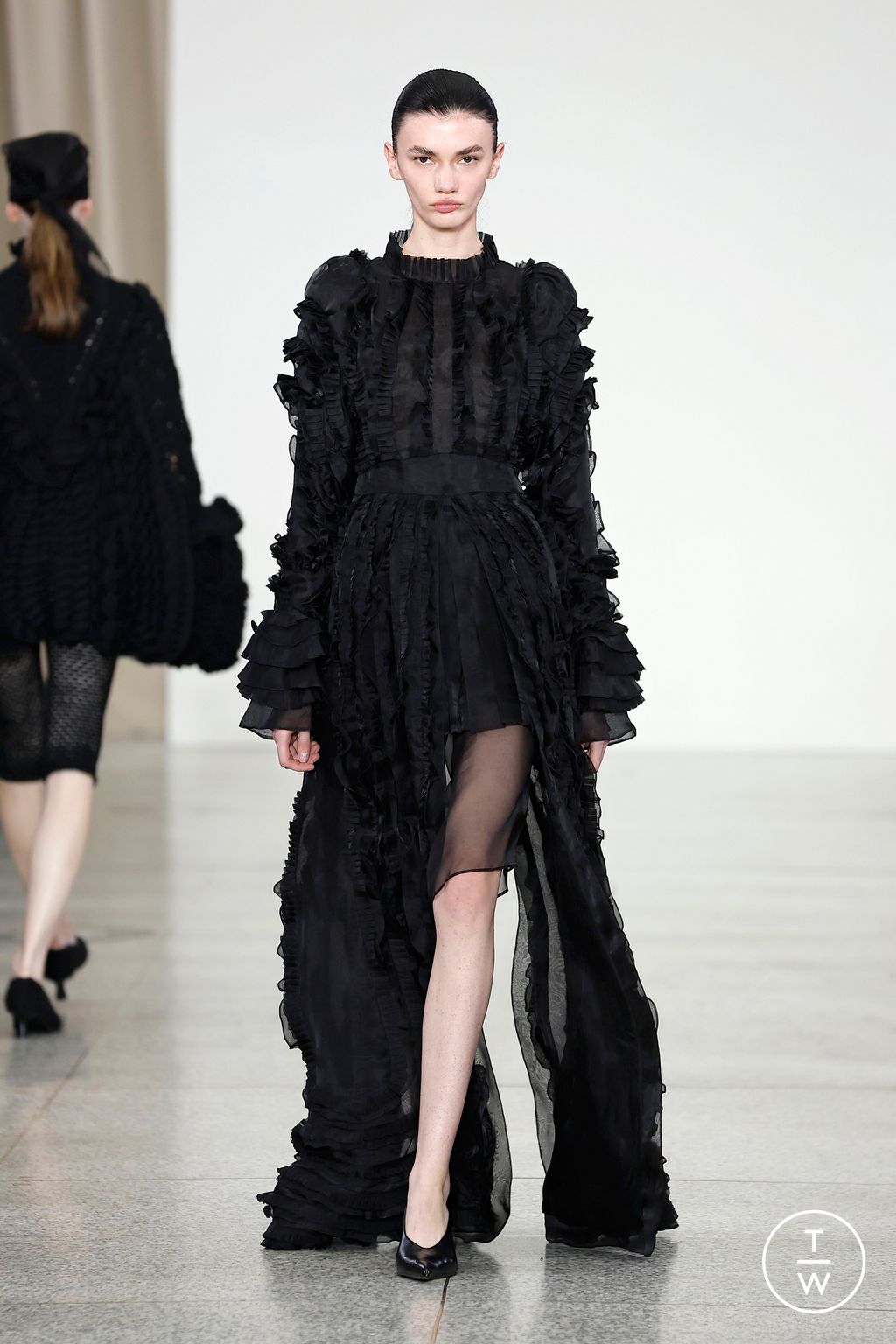 Fashion Week Milan Fall/Winter 2026 look 39 de la collection J.Salinas womenswear