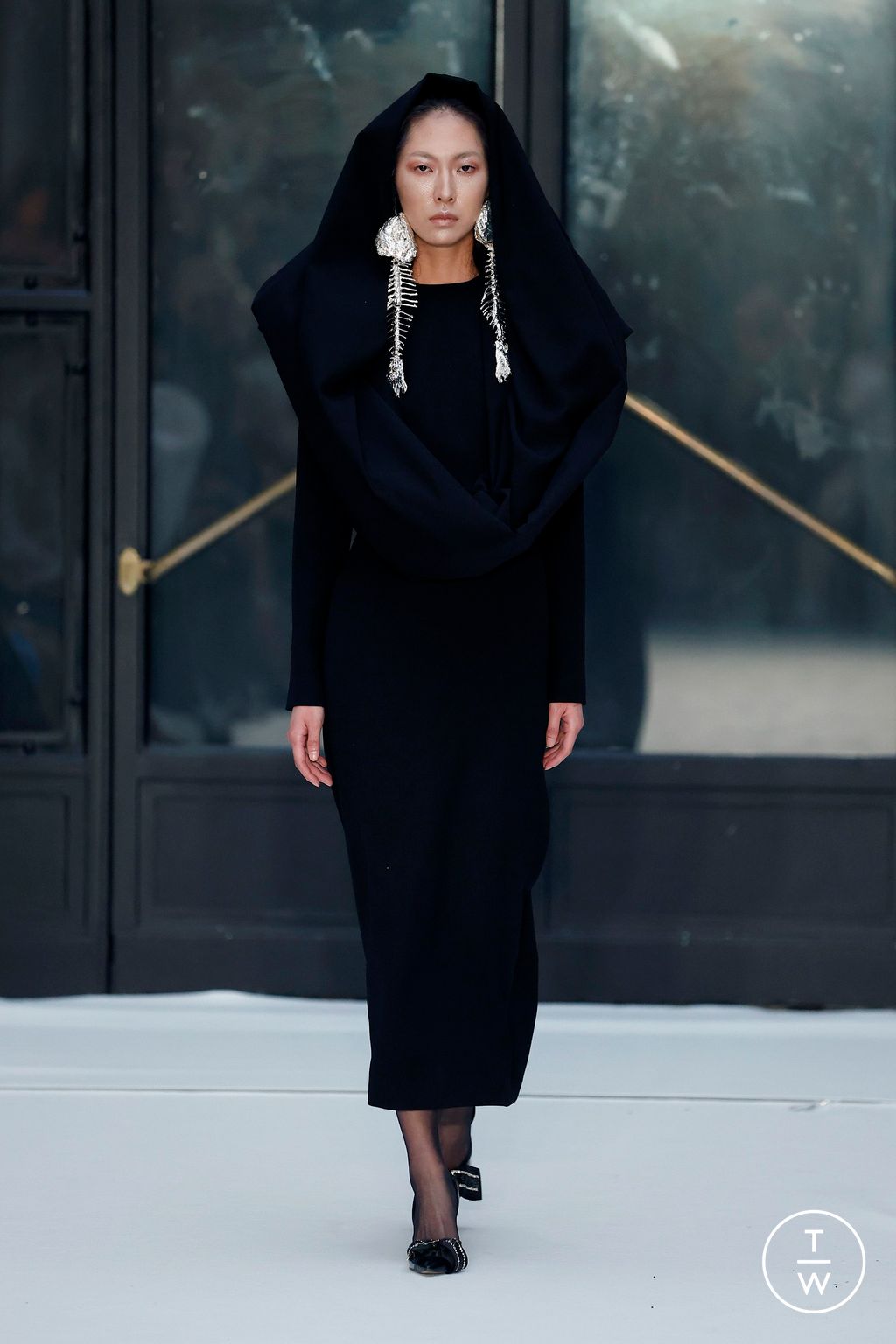 Fashion Week Paris Fall/Winter 2024 look 26 de la collection Juana Martin couture