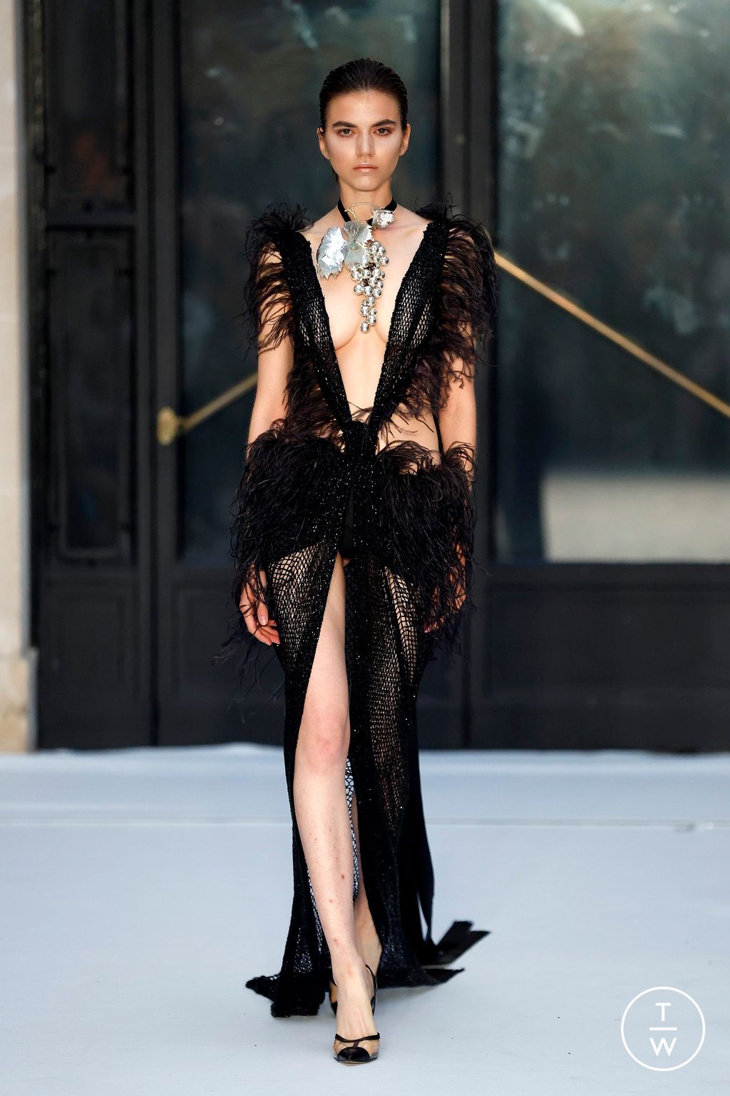 Fashion Week Paris Fall/Winter 2024 look 81 de la collection Juana Martin couture
