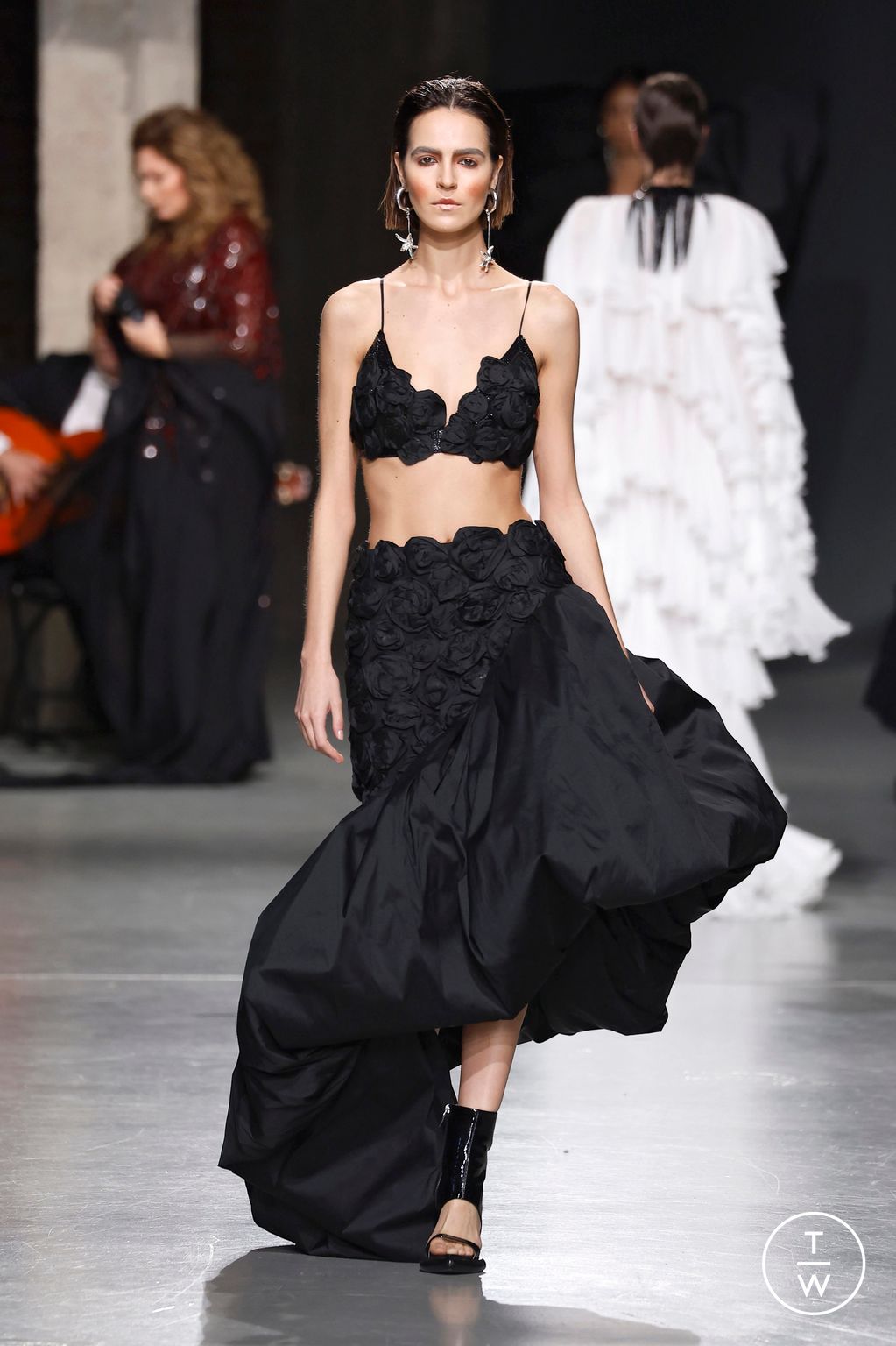 Fashion Week Paris Spring/Summer 2025 look 8 de la collection Juana Martin couture