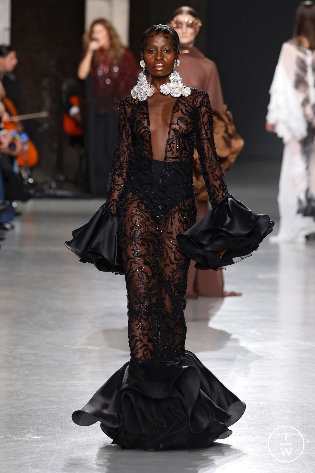 Fashion Week Paris Spring/Summer 2025 look 13 from the Juana Martin collection couture