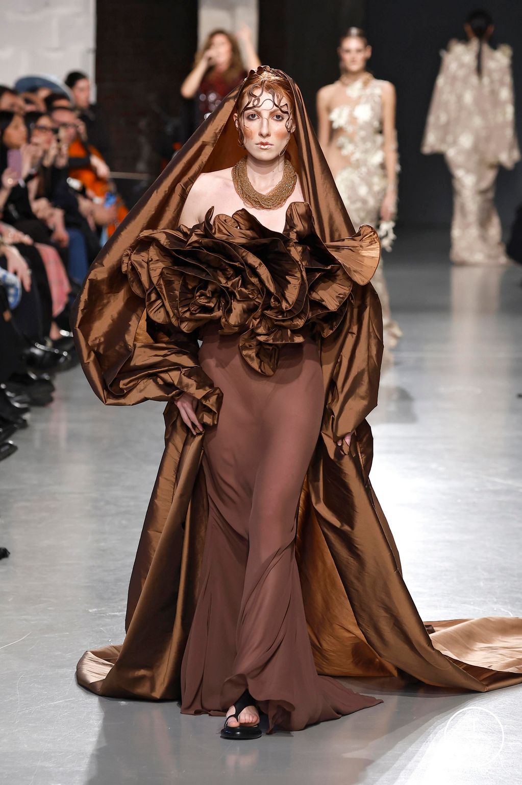 Fashion Week Paris Spring/Summer 2025 look 19 de la collection Juana Martin couture