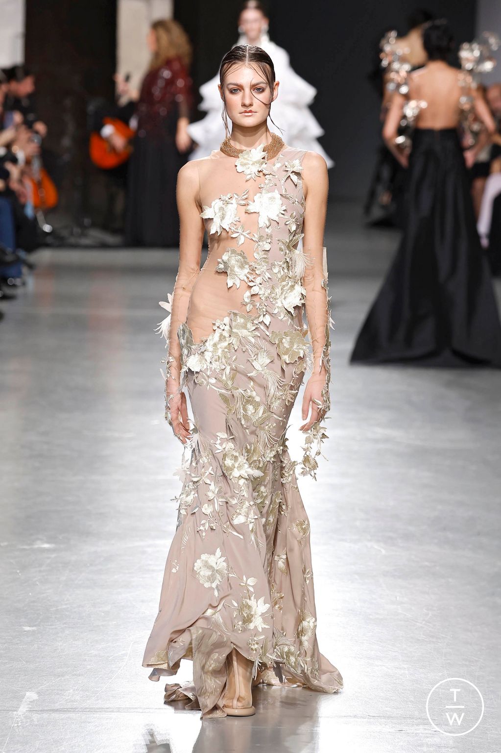 Fashion Week Paris Spring/Summer 2025 look 20 de la collection Juana Martin couture