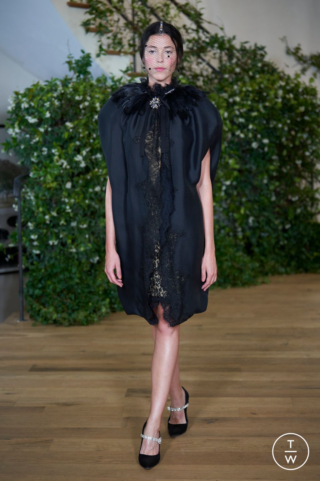 Fashion Week Paris Fall/Winter 2025 look 12 from the Julie de Libran collection couture